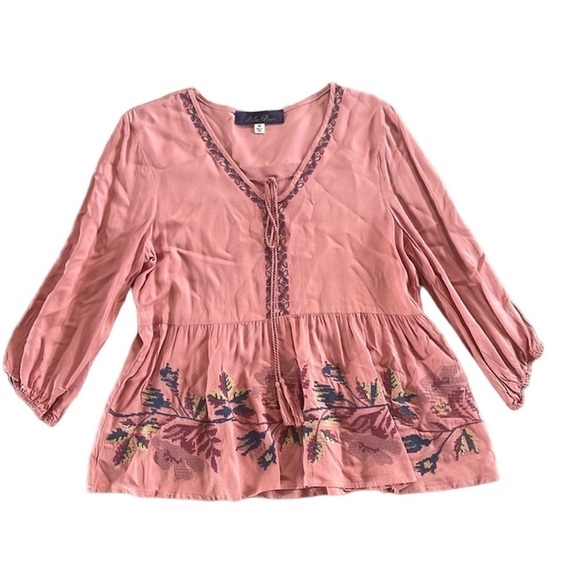 Francesca's Size Medium Pink Embroidered Peplum Bohemian Style Top - Picture 2 of 8